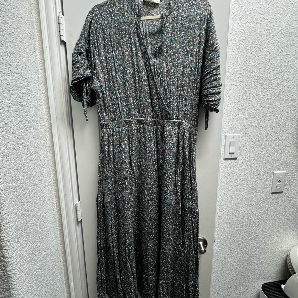 Women’s Floral Print Wrap Maxi Dress - Gray